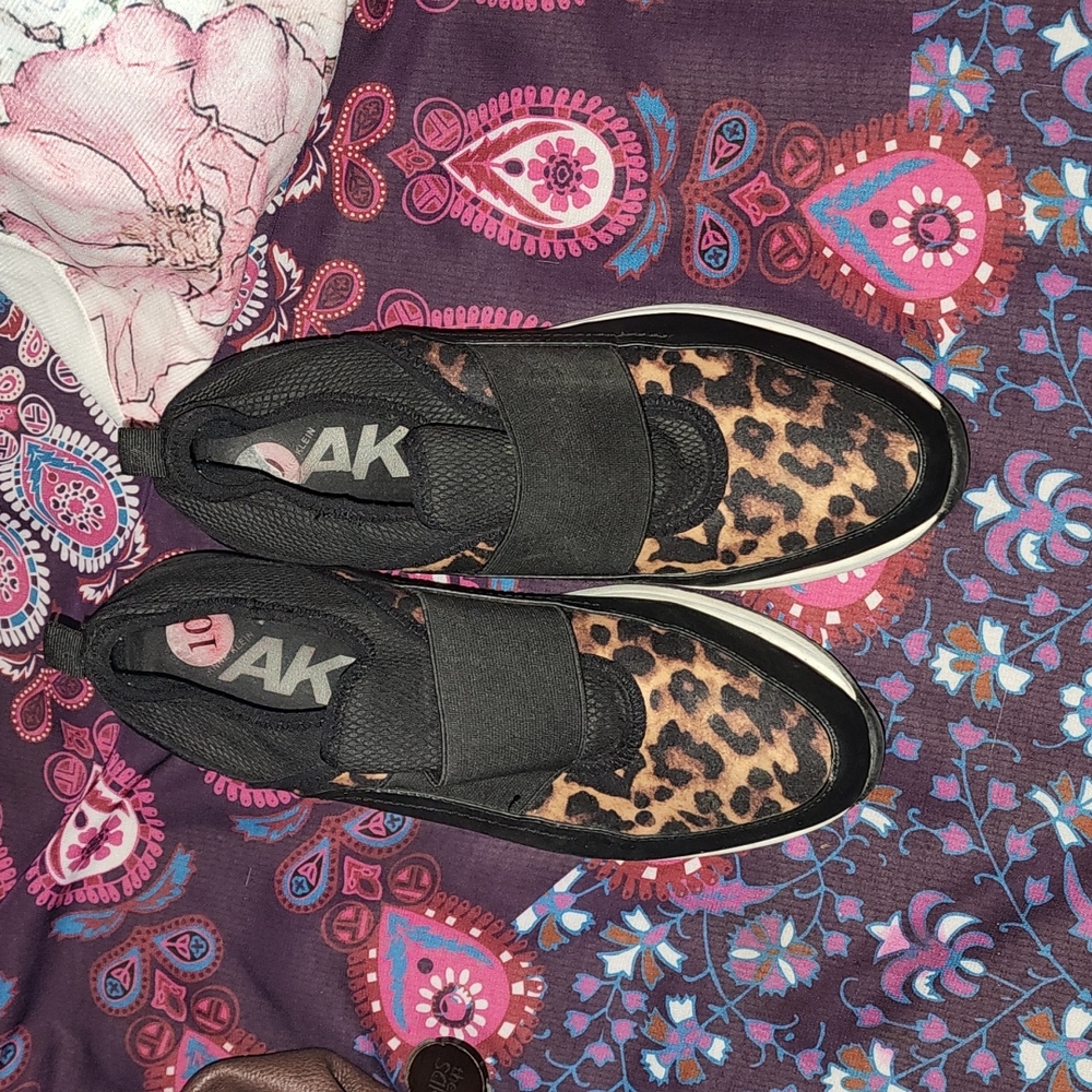 ➶➶➶➶➶ Anne Klein Backdoor Sport Leopard Print Sneakers  ➷➷➷➷➷